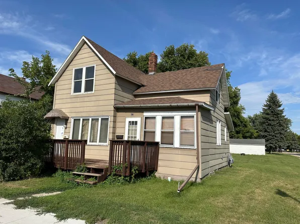 422 Conley Ave S, Thief River Falls, MN 56701