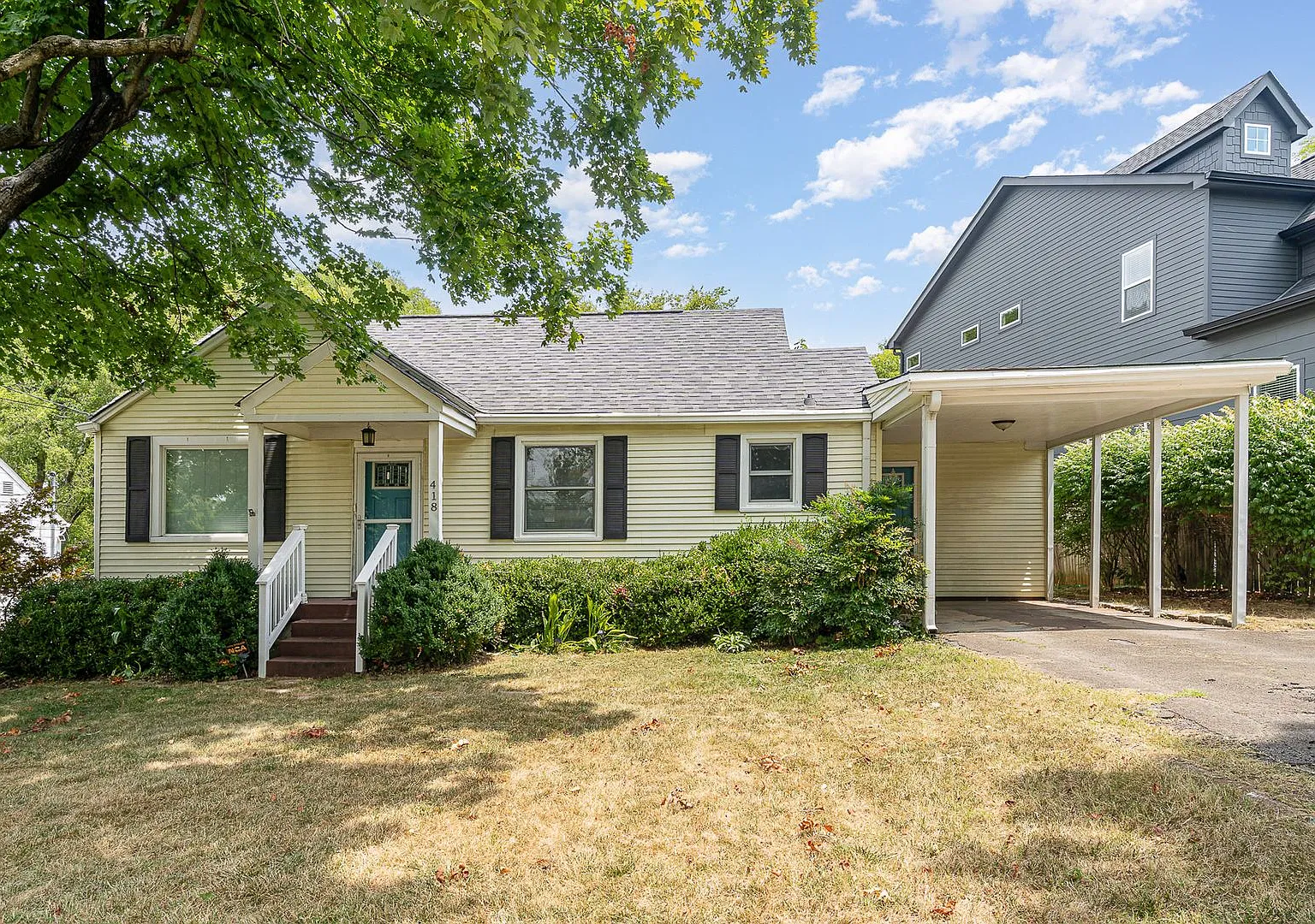 Adorable 3 bed 2 bath cottage in Charlotte Park! — Photo 1