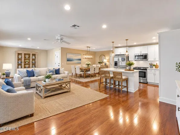 8 Gorginio Drive, Toms River, NJ 08757
