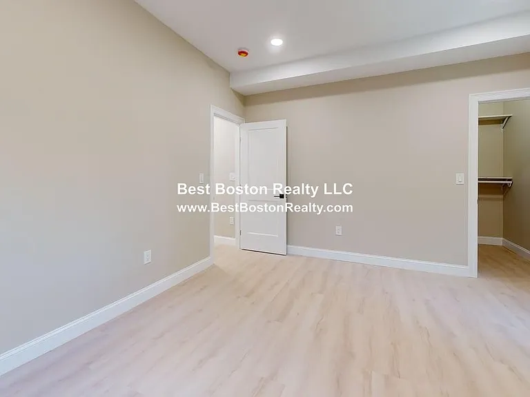 231 Highland Ave #2 — Photo 11