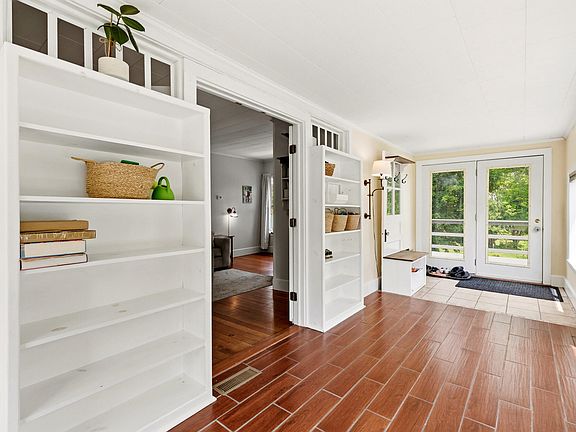 3rd image of 271 Fort Hill Road