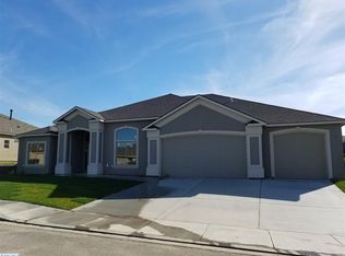 3823 W 47th Ave, Kennewick, WA
