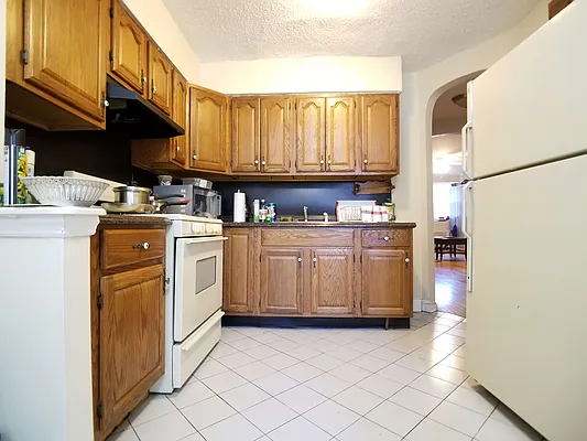 Rented by BRICK & GALO REALTY CORP | media 2