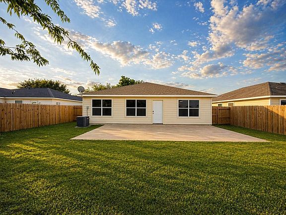 4th image of 7127 Sunrise Hill Ln