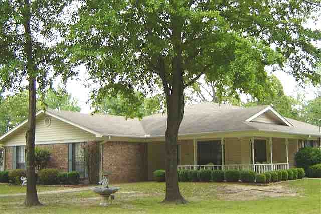 1st image of 1300 Creekbend St