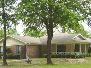 1300 Creekbend St, White Oak, TX 75693