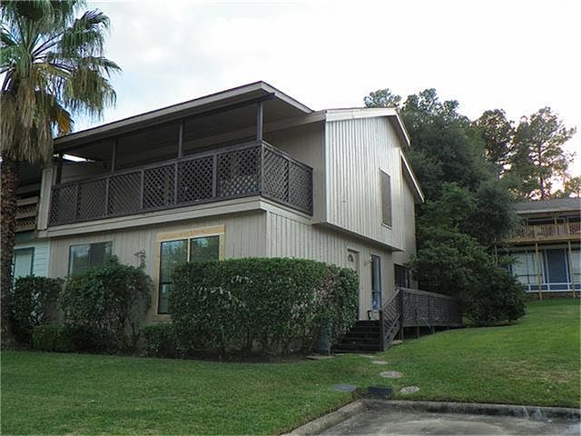 1st image of 2 Lakeview Vlg
