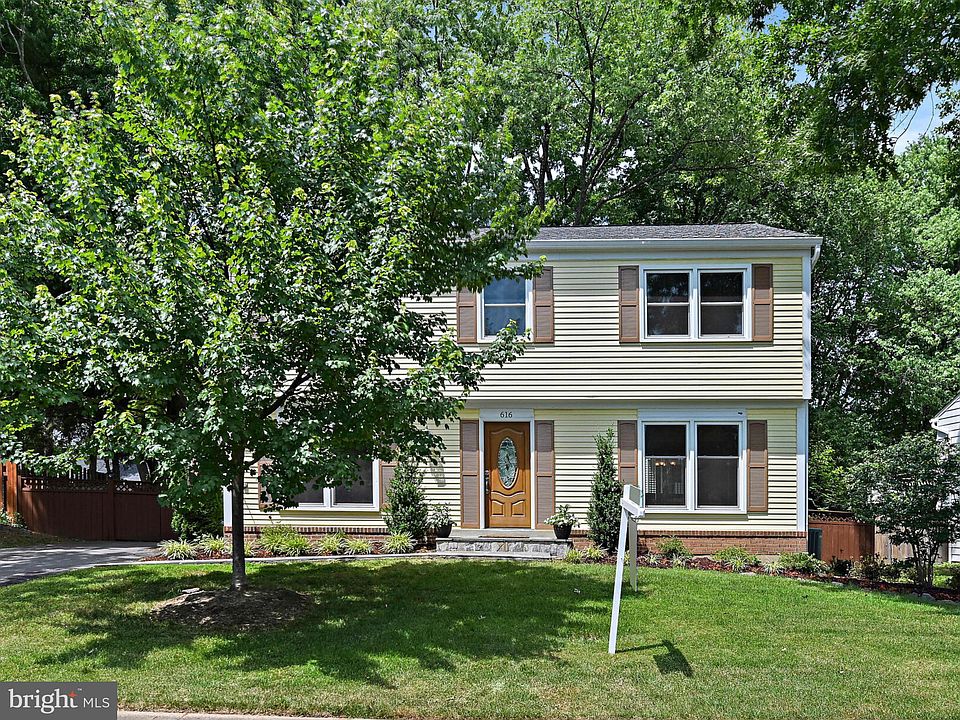 1st image of 616 Worchester St