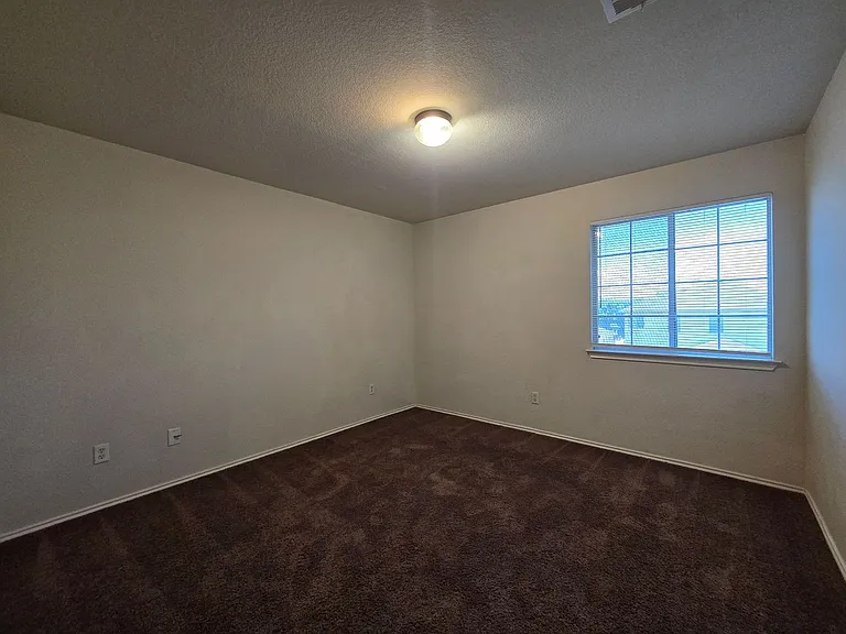 4708 Golden Gate Dr — Photo 24