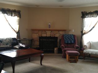 11982 Cedarbrook Dr, South Lyon, MI 48178