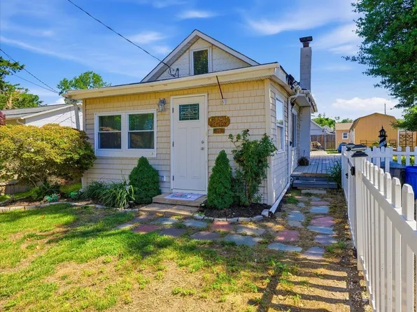 125 E Atlantic Ave, Villas, NJ 08251