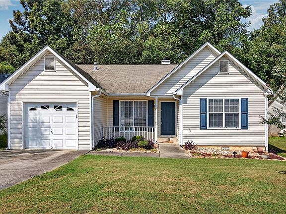 3rd image of 469 Village Cir