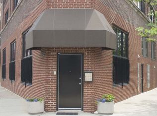 850 N Milwaukee Ave APT 102, Chicago, IL 60642