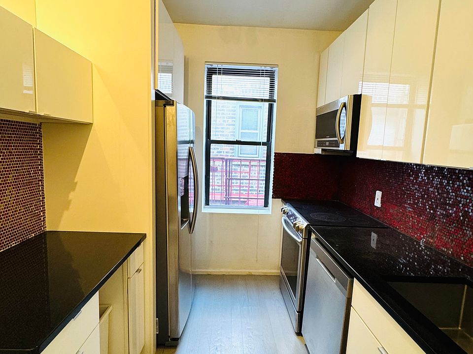 1st image of 194 Kensington Ave #402