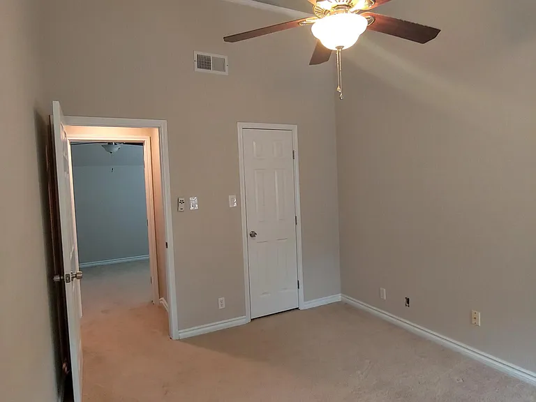 1701 Brokenshoe Dr — Photo 18