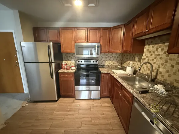 14 Heron St APT 208, West Roxbury, MA 02132