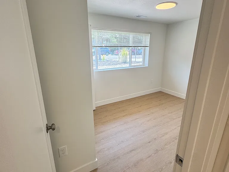 1838 W New York Dr — Photo 28