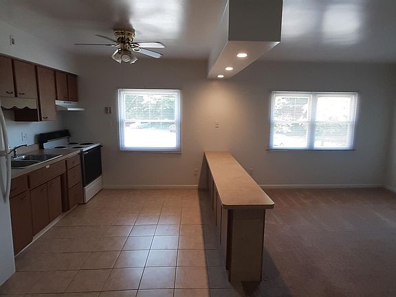 2nd image of 128 Lynwood Mnr #23