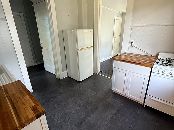 5th image of 69 Meigs St APT 3