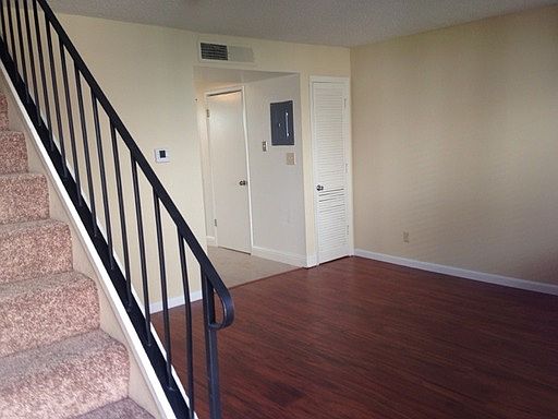 3rd image of 1421 D St APT 2