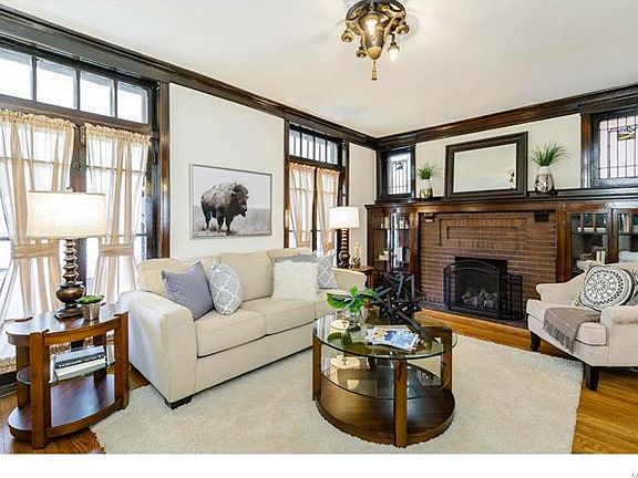 4th image of 5922 Waterman Blvd