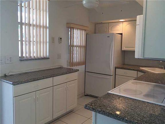 4th image of 3020 Marcos Dr #305