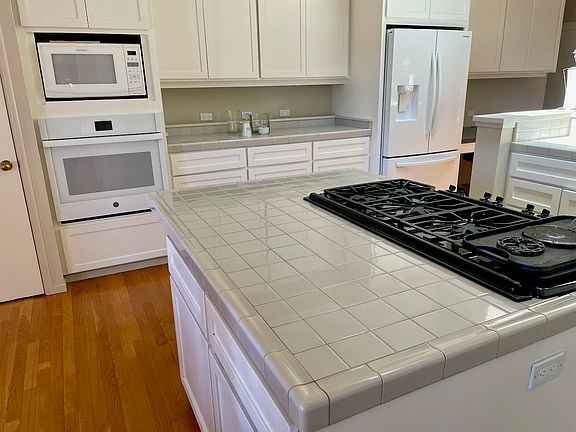 5th image of 138 Bradley Dr