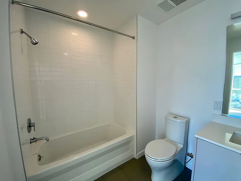 5135 W Adams Blvd #301 — Photo 9