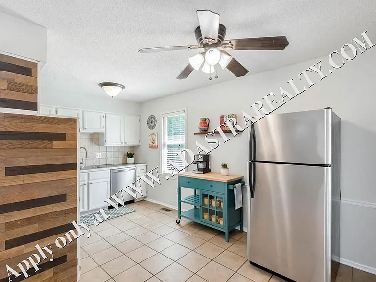 2715 Holmes St — Photo 7