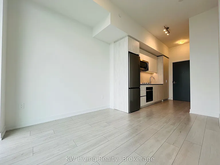 5858 Yonge St #LPH01 — Photo 2