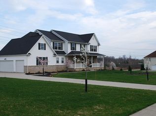 7579 Maplewood Dr, Glenwillow, OH 44139