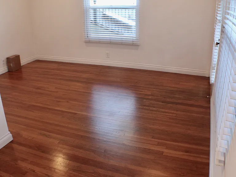 4585 Santa Monica Ave — Photo 9