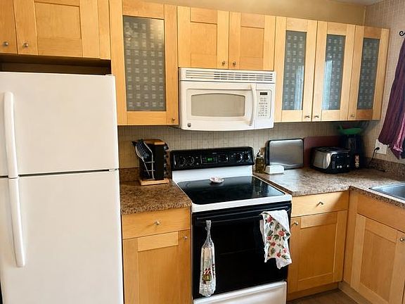 5th image of 209 N Christine Cir