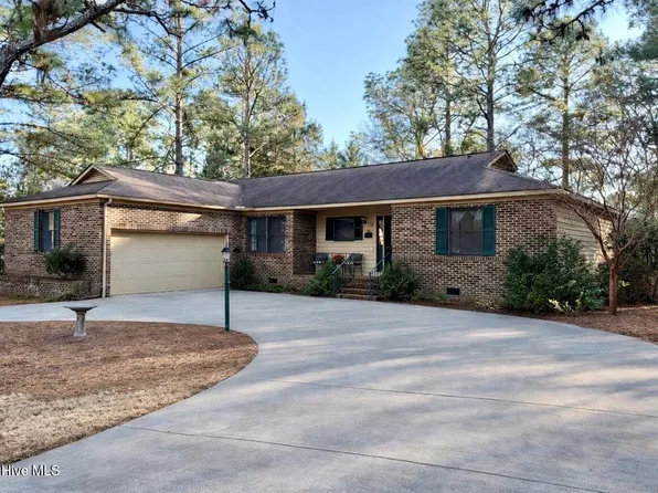 20 Briarwood Circle, Pinehurst, NC 28374