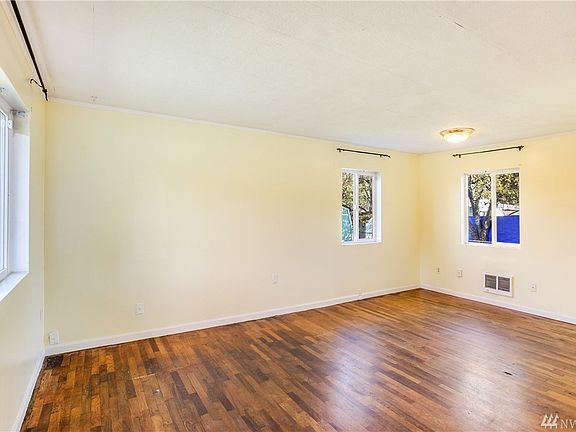 5th image of 7849 S Cushman Ave