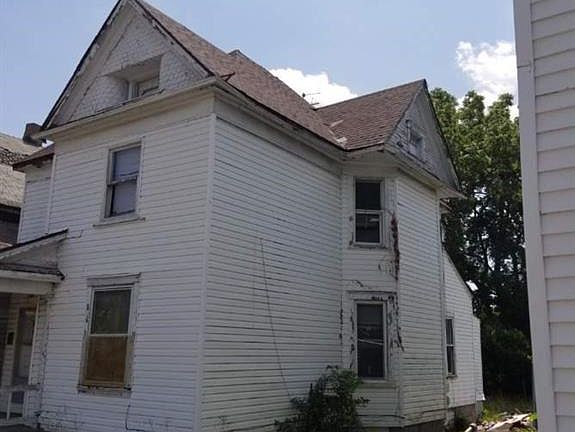 2nd image of 1444 Germantown St
