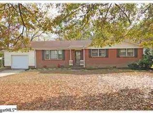 101 Oakwood Ave, Taylors, SC 29687