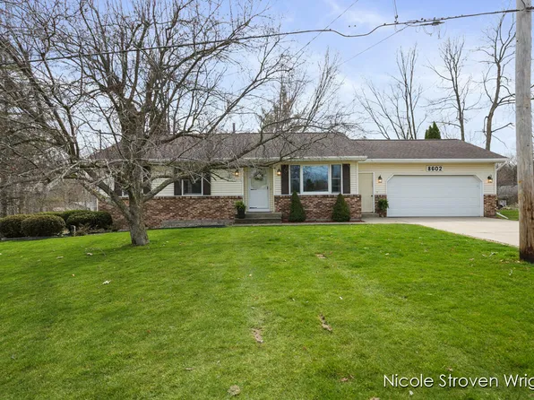 8602 Keiser St SE, Alto, MI 49302