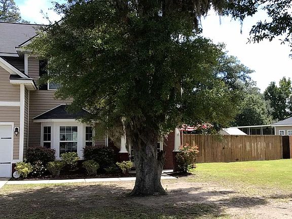 3rd image of 115 NE Cumberland Dr