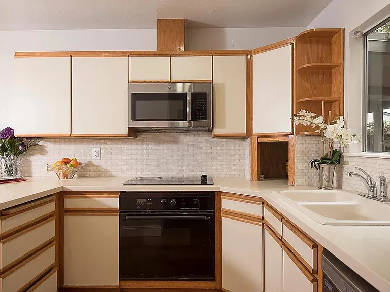 2047 Montecito Ave #13 — Photo 17