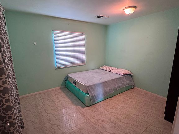 4th image of 411 W Emerson Ave #411