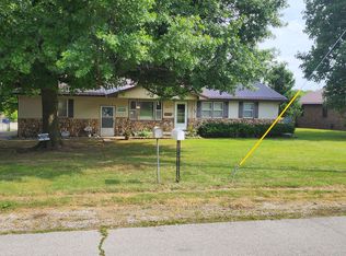 738 College St, Greenfield, MO 65661