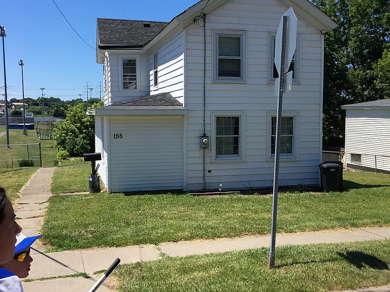 155 W Oneida St — Photo 3