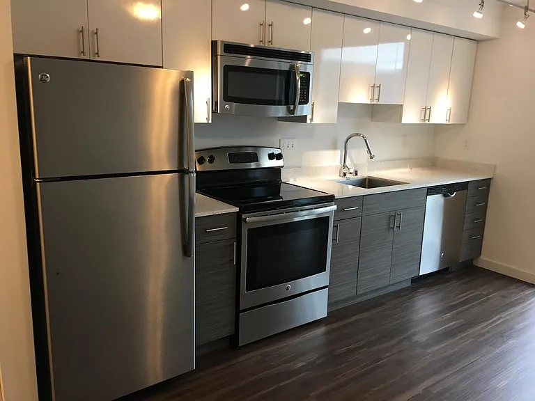 Queen Anne Flats — Photo 13