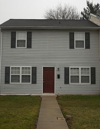 2nd image of 33 Maple Ct