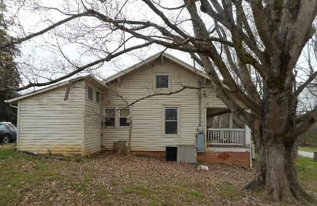 2nd image of 437 S Farnum St