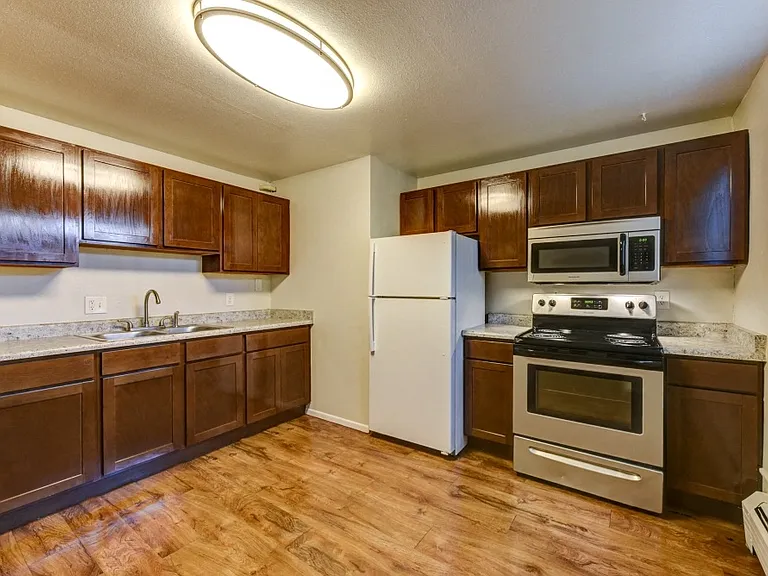 Red Brick Apartments — Photo 7