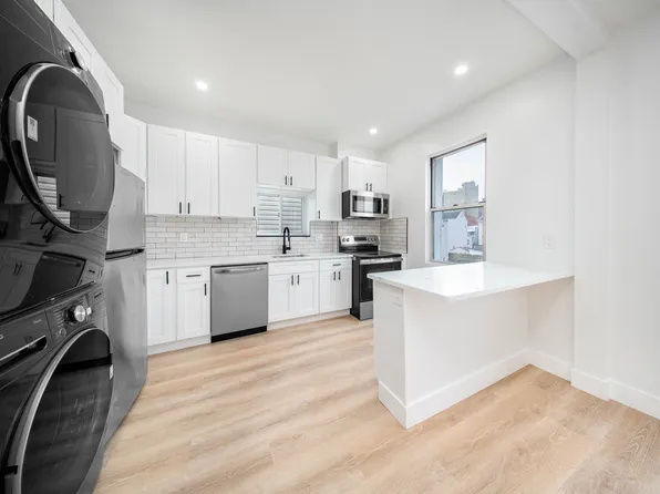 18-32 25th Road image 1 of 12