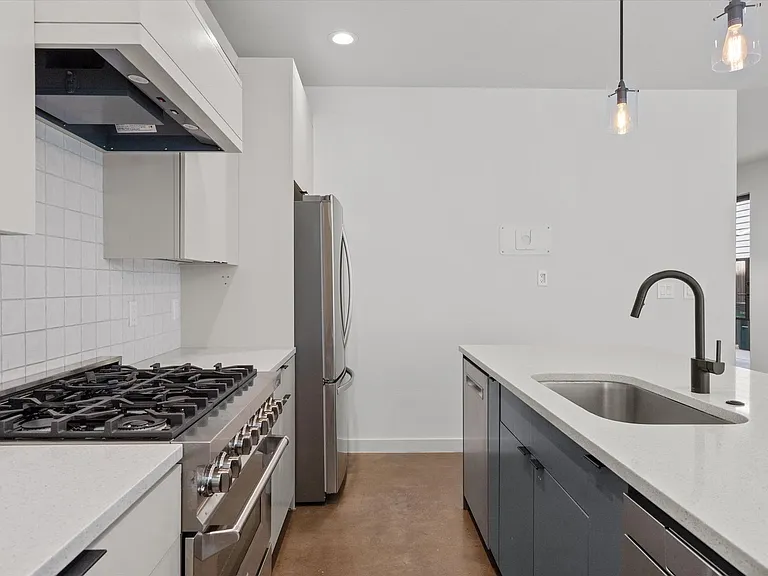 2509 S 4th St — Photo 12