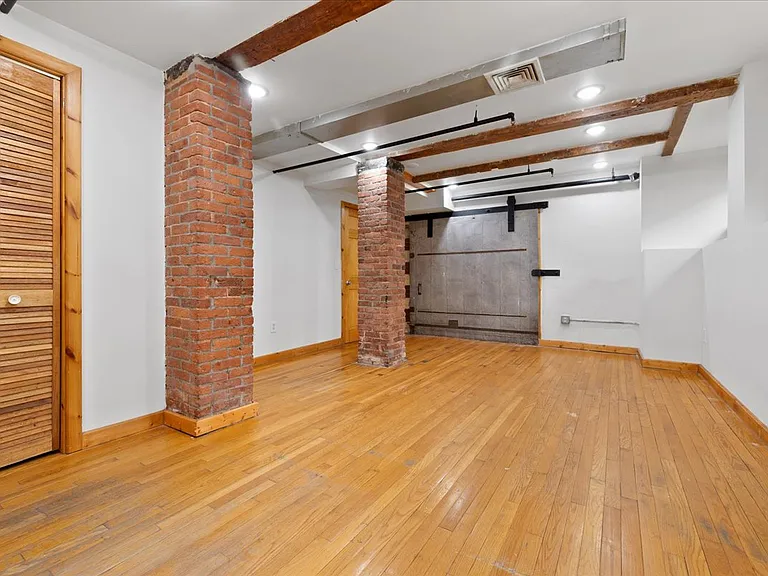 325 Lafayette St #1003 — Photo 7